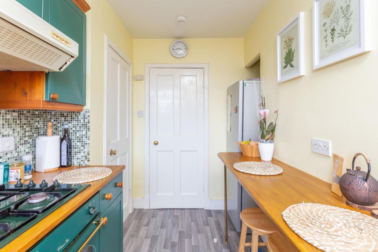 Bright & Spacious Double Room With Garden View- Close To Airport & City Centre Edinburgh Dış mekan fotoğraf
