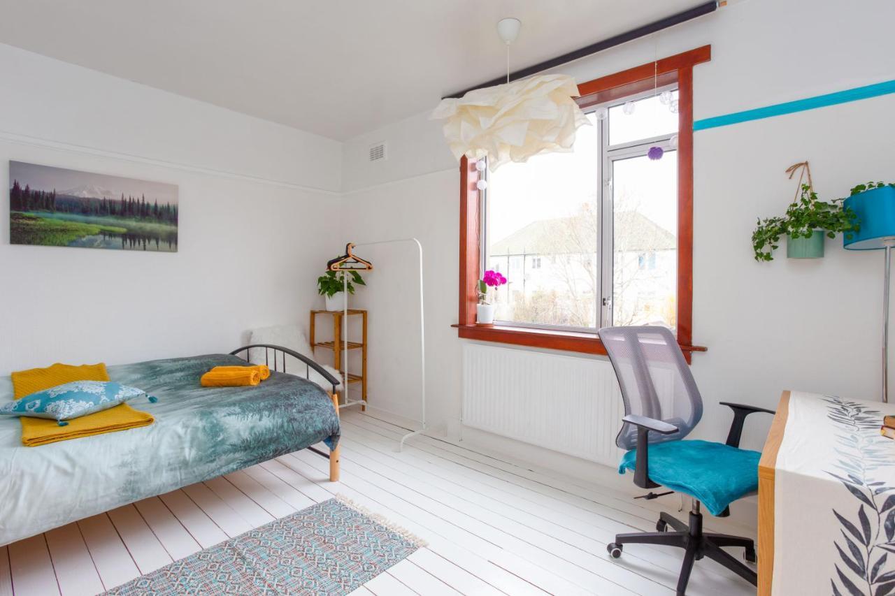Bright & Spacious Double Room With Garden View- Close To Airport & City Centre Edinburgh Dış mekan fotoğraf